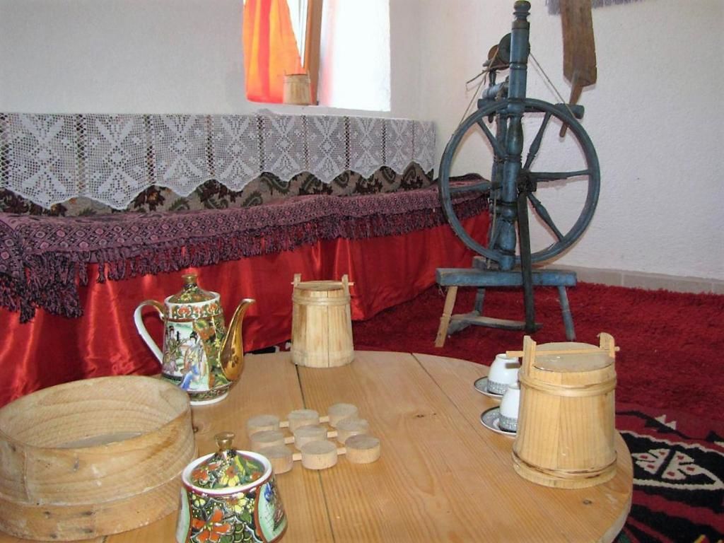 Отель Eko Katun ROSI - Old Tower Gusinje